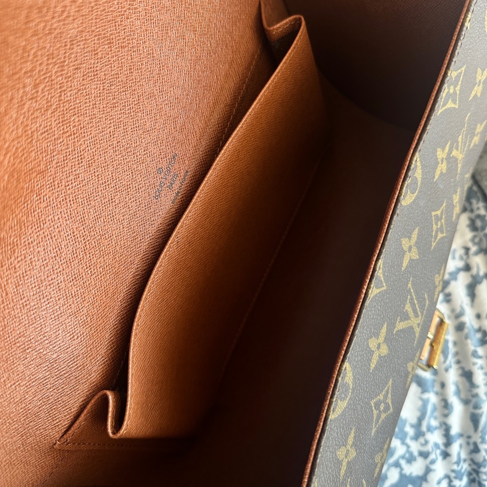 Louis Vuitton Brown Monogram Crossbody with Tan Trim - Picture 9 of 11